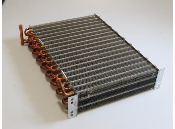 Condenser-AC 12LX18HX3.12T-5RW Kondens. (AC) 12" Lx18" Hx3,12" T – 5RW 
