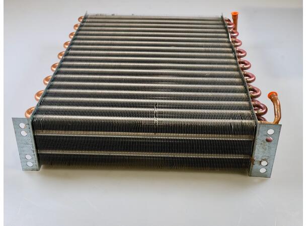 CONDENSER-AC 12LX18HX3.12T-5RW (Shake) 